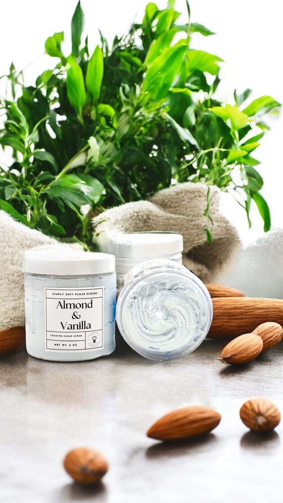 Almond & Vanilla Foaming Sugar Scrub